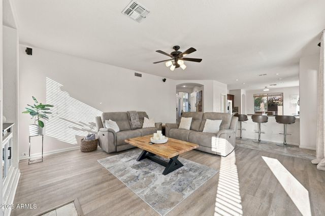 7125 W BRONCO Trail, Peoria, AZ 85383