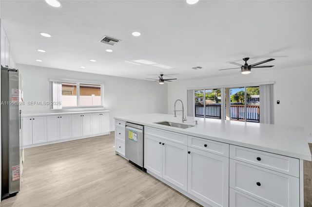 1911 NW 40th Ct, Oakland Park, FL 33309