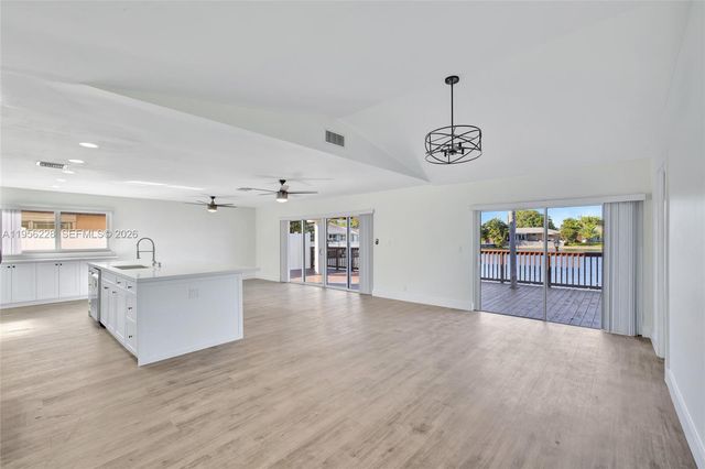 1911 NW 40th Ct, Oakland Park, FL 33309