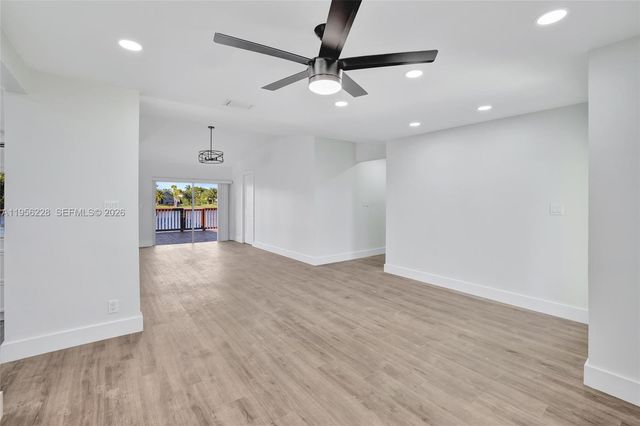 1911 NW 40th Ct, Oakland Park, FL 33309