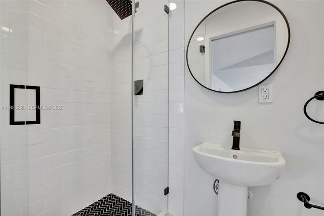 1911 NW 40th Ct, Oakland Park, FL 33309