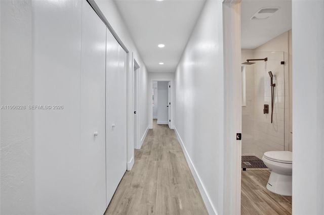 1911 NW 40th Ct, Oakland Park, FL 33309