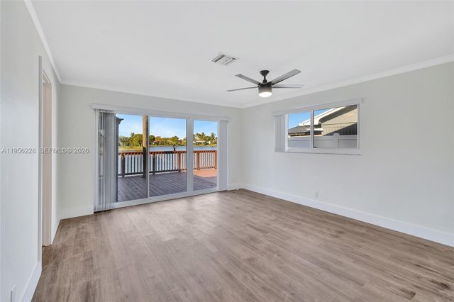 1911 NW 40th Ct, Oakland Park, FL 33309