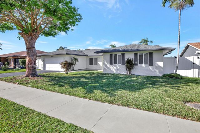 1911 NW 40th Ct, Oakland Park, FL 33309