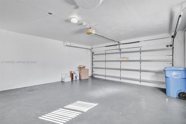 1911 NW 40th Ct, Oakland Park, FL 33309