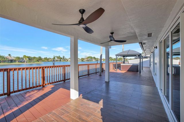 1911 NW 40th Ct, Oakland Park, FL 33309