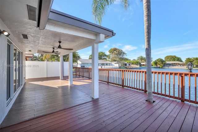 1911 NW 40th Ct, Oakland Park, FL 33309