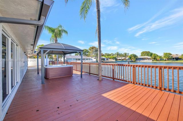 1911 NW 40th Ct, Oakland Park, FL 33309