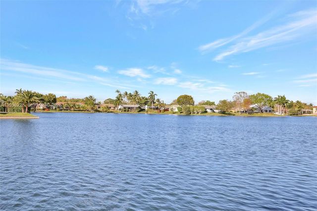 1911 NW 40th Ct, Oakland Park, FL 33309