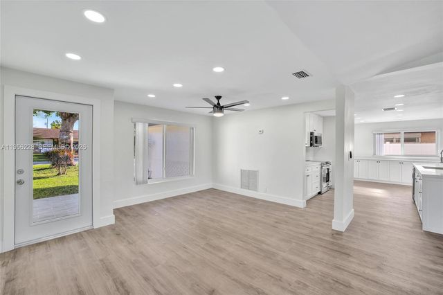 1911 NW 40th Ct, Oakland Park, FL 33309