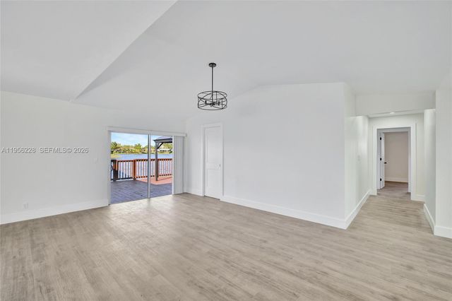 1911 NW 40th Ct, Oakland Park, FL 33309