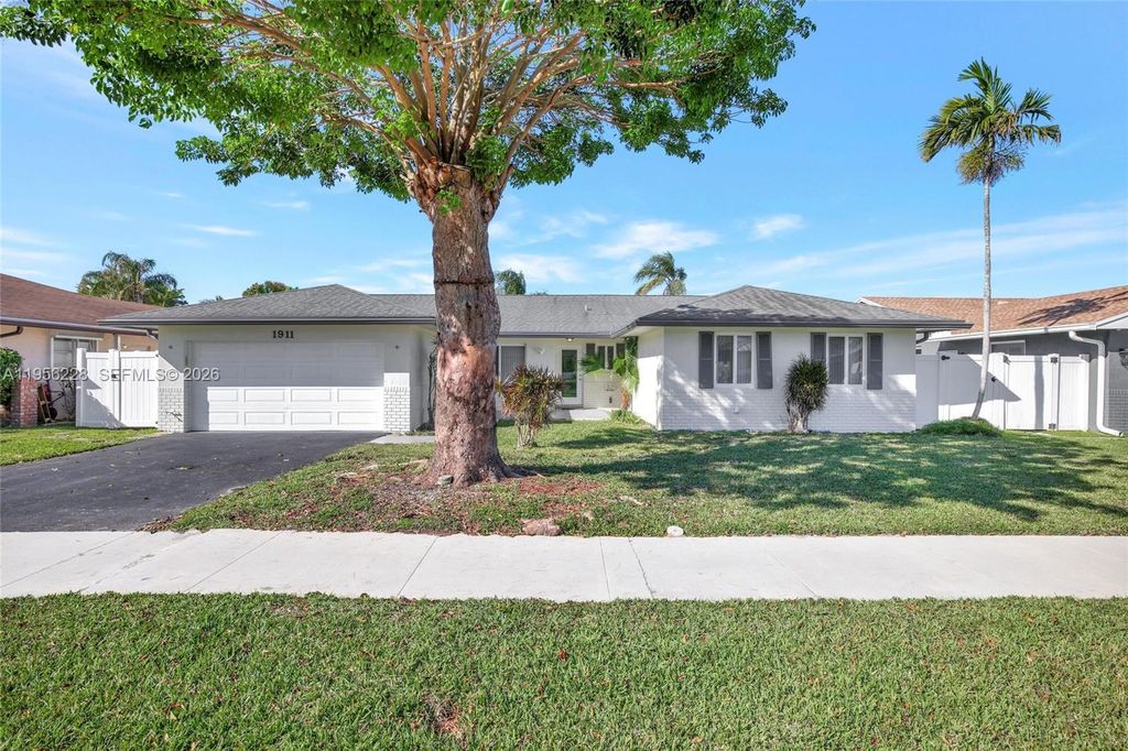 1911 NW 40th Ct, Oakland Park, FL 33309