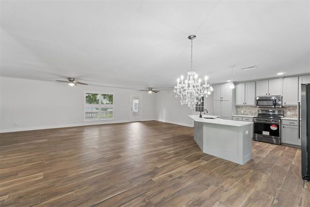 20699 Hensel Street, Harrah, OK 73045