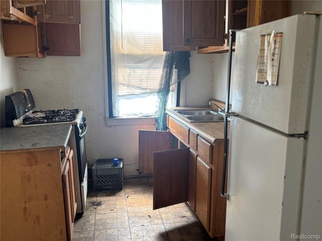 1716 E Grand Blvd, Detroit, MI 48211