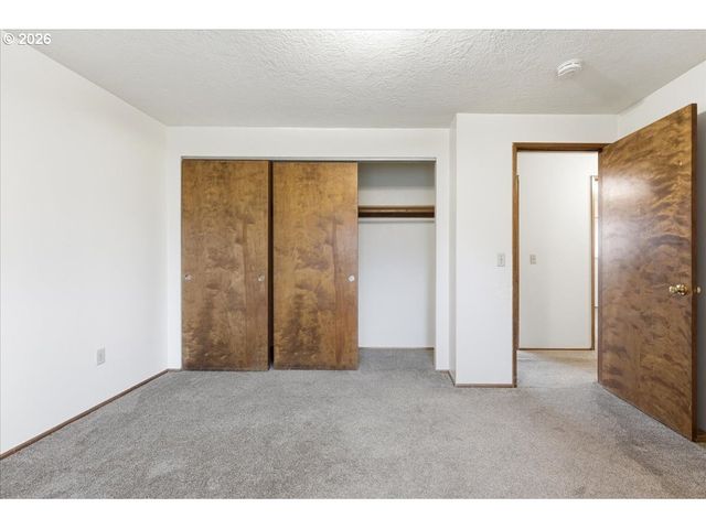 7045 N MEARS St, Portland, OR 97203