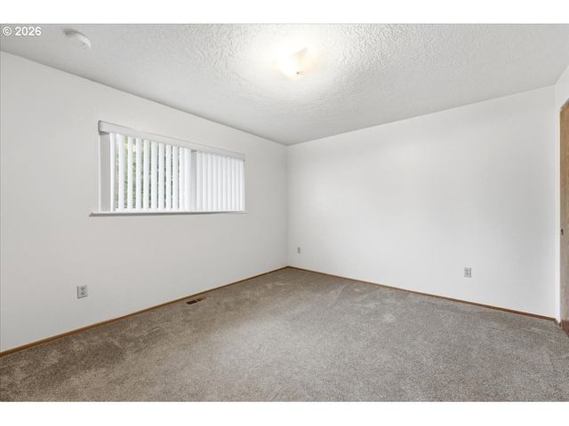 7045 N MEARS St, Portland, OR 97203