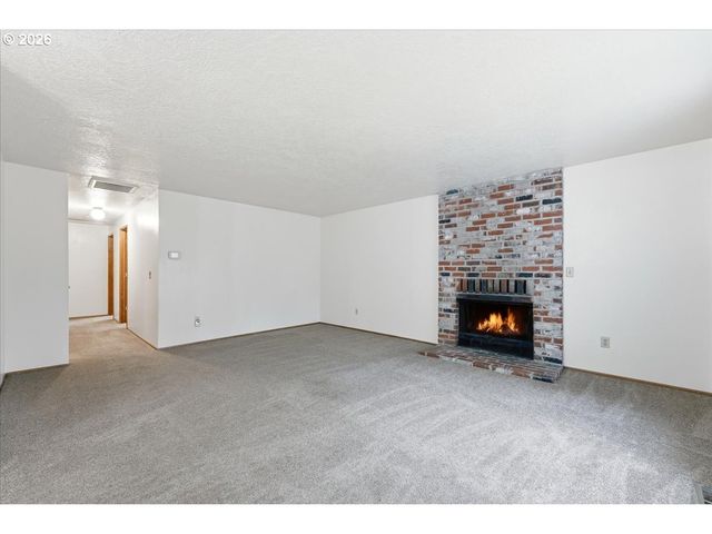 7045 N MEARS St, Portland, OR 97203