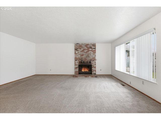 7045 N MEARS St, Portland, OR 97203