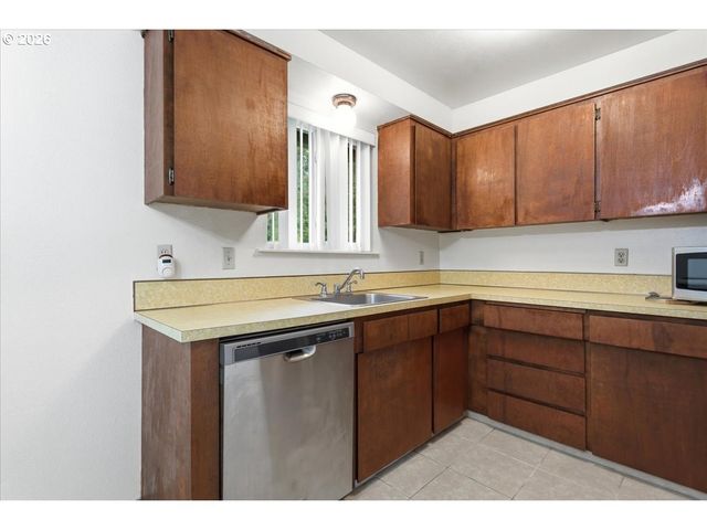 7045 N MEARS St, Portland, OR 97203