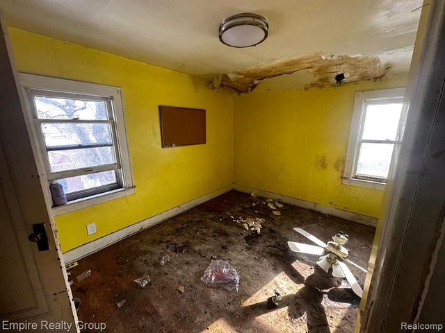 9326 Ward Street, Detroit, MI 48228