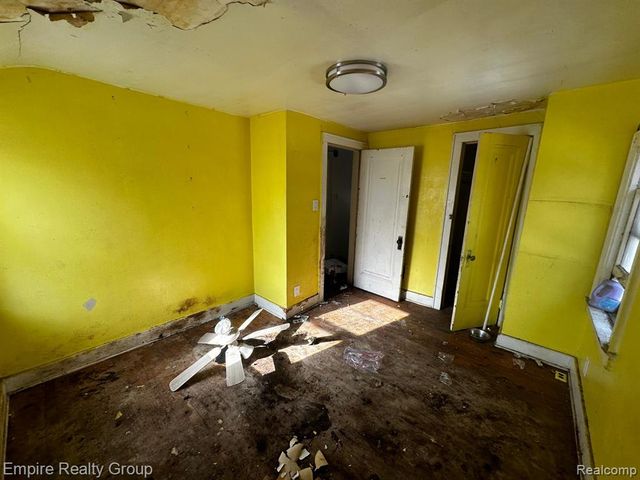 9326 Ward Street, Detroit, MI 48228