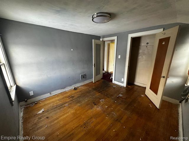 9326 Ward Street, Detroit, MI 48228
