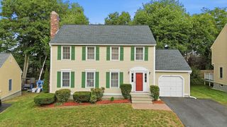 27 Stonegate Rd 27, Chelmsford, MA 01824