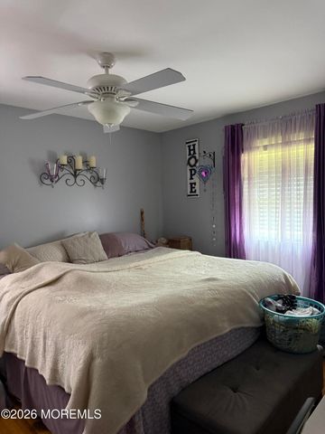 15 Crest Road, Jackson, NJ 08527