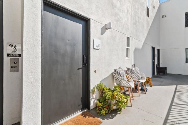 221 Island 503, San Diego, CA 92101