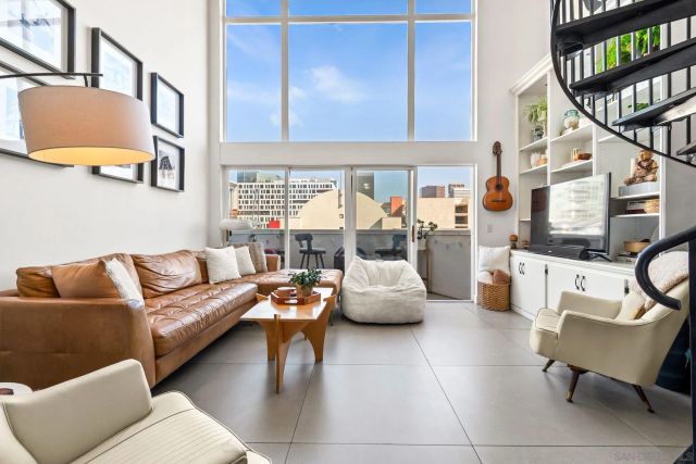221 Island 503, San Diego, CA 92101
