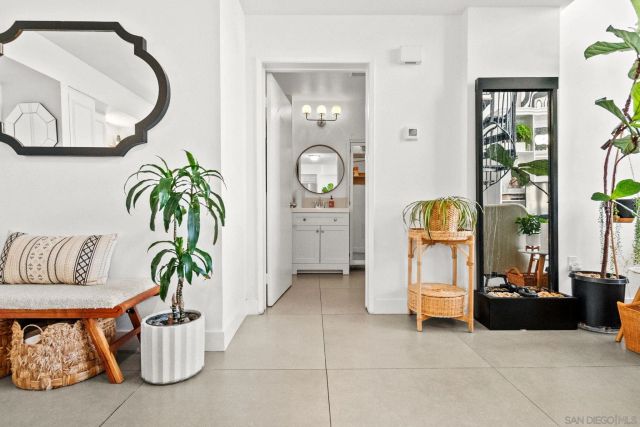 221 Island 503, San Diego, CA 92101