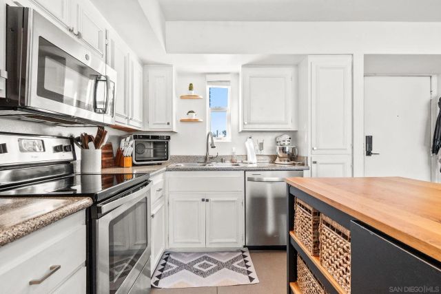 221 Island 503, San Diego, CA 92101