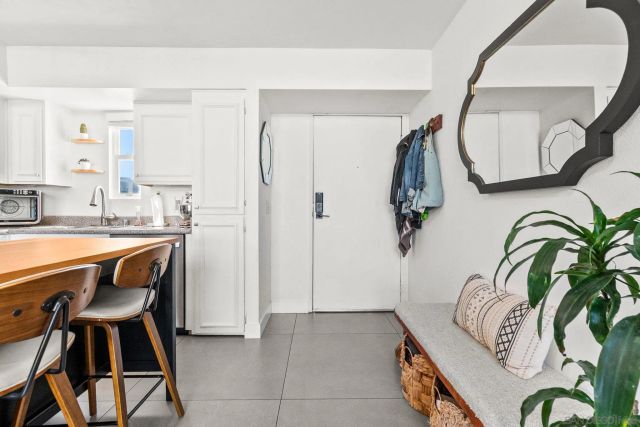 221 Island 503, San Diego, CA 92101