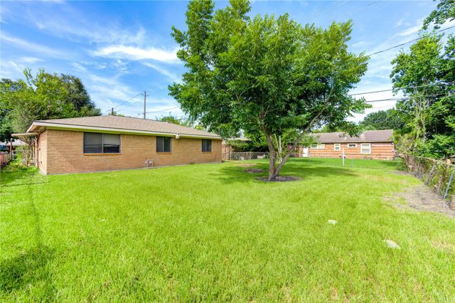 3138 Sunbeam Street, Houston, TX 77051