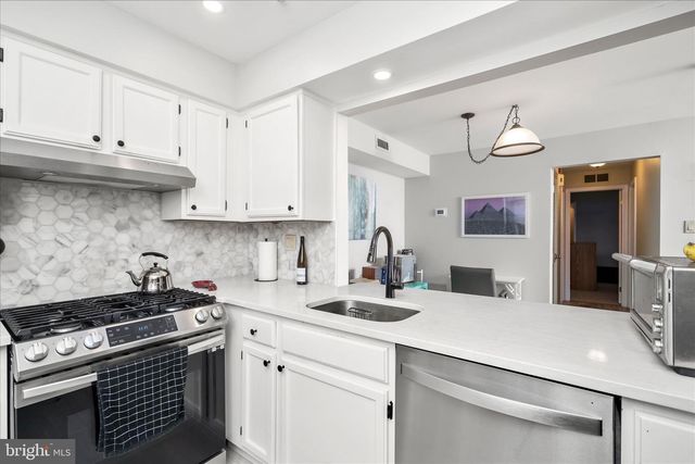 1609 SOCIETY PL, Newtown, PA 18940