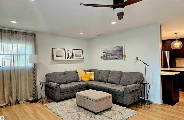 6760 W Shore Drive, Weidman, MI 48893