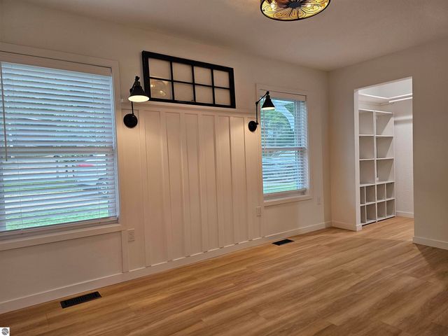 6760 W Shore Drive, Weidman, MI 48893