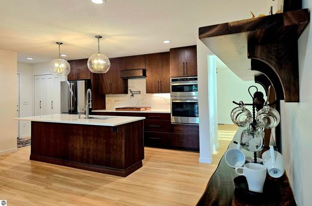 6760 W Shore Drive, Weidman, MI 48893