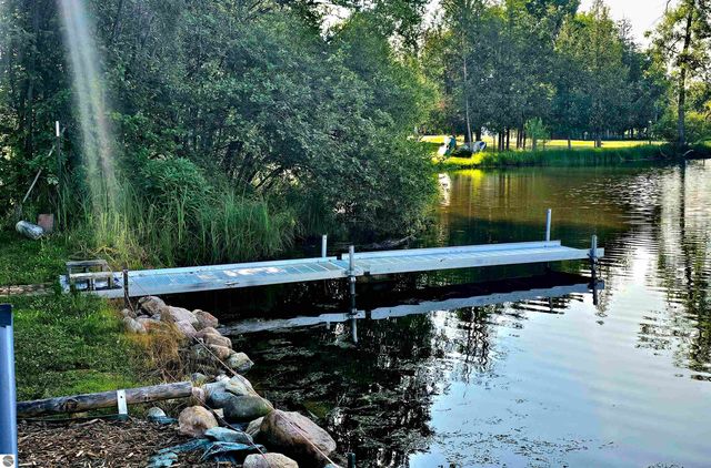 6760 W Shore Drive, Weidman, MI 48893