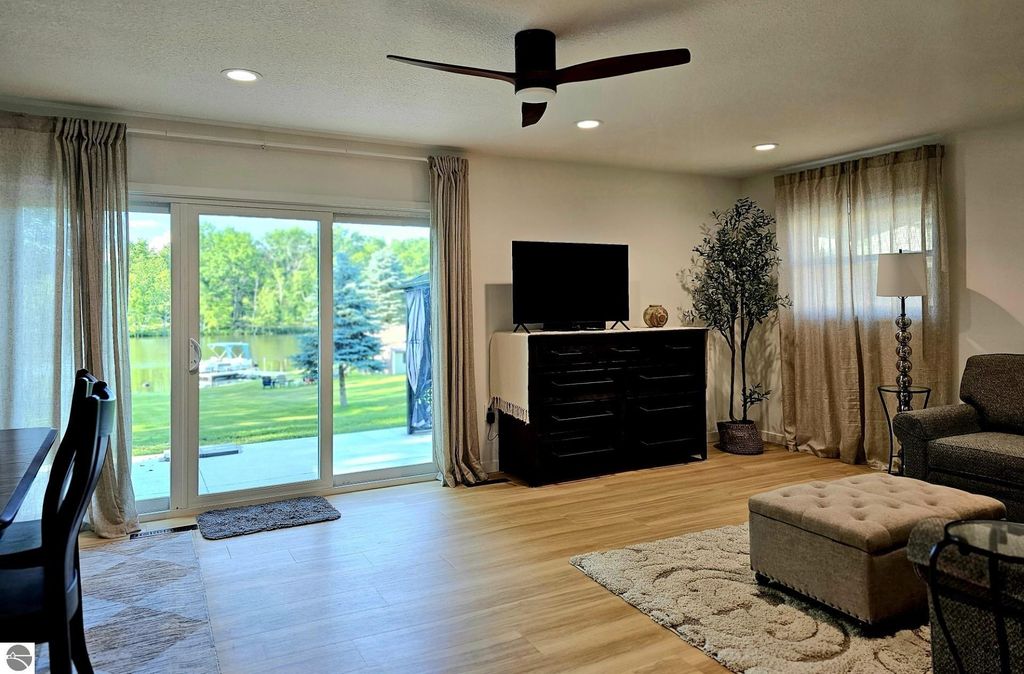 Image 3 of property listing at 6760 W Shore Drive, Weidman, MI 48893