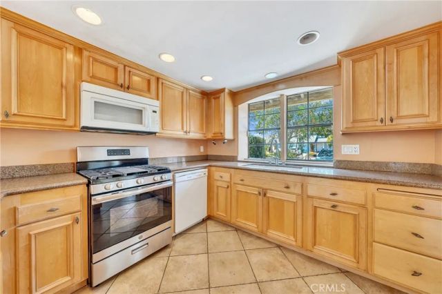 156 Appletree, Camarillo, CA 93012