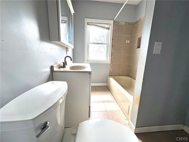 174 East Genesee Street, Auburn, NY 13021