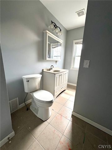 174 East Genesee Street, Auburn, NY 13021