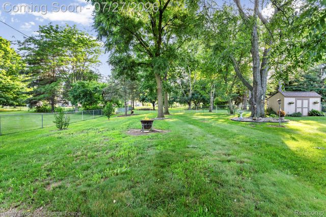 3425 Lomar Drive, Fort Gratiot Charter Township, MI 48059