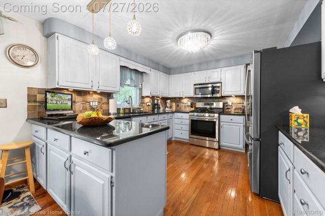 3425 Lomar Drive, Fort Gratiot Charter Township, MI 48059