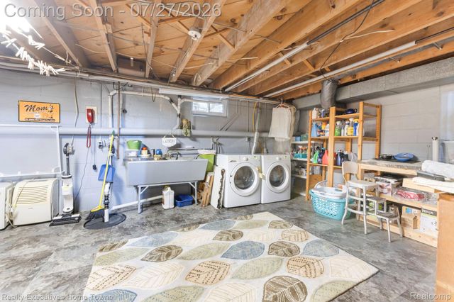 3425 Lomar Drive, Fort Gratiot Charter Township, MI 48059