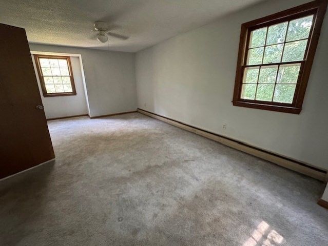 15 N End Rd, Townsend, MA 01469