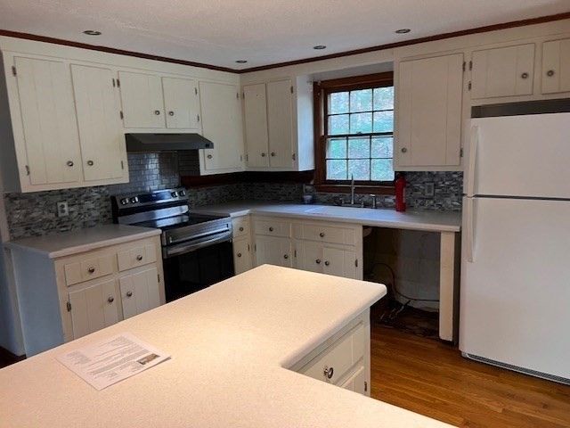 15 N End Rd, Townsend, MA 01469