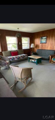 1721 Valley Ct. Court west, Brooklyn, MI 49230