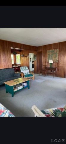 1721 Valley Ct. Court west, Brooklyn, MI 49230